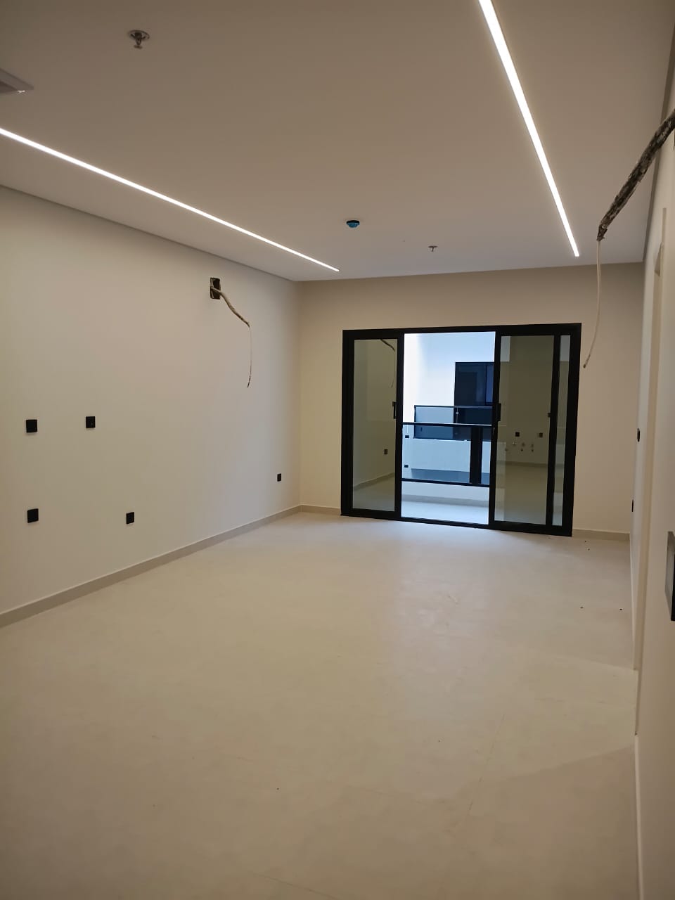 المنطقة الشرقية مدينة الخبر حى البحر شارع l2 ورقم المبنى 7414