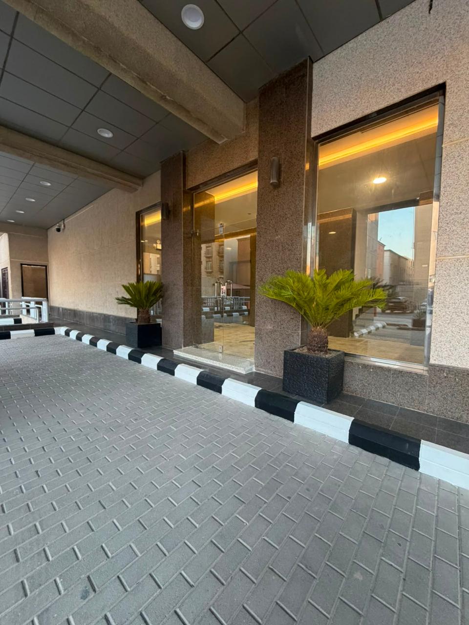 المنطقة الشرقية مدينة الخبر حى العليا طريق الملك سعود رقم المبنى 7951